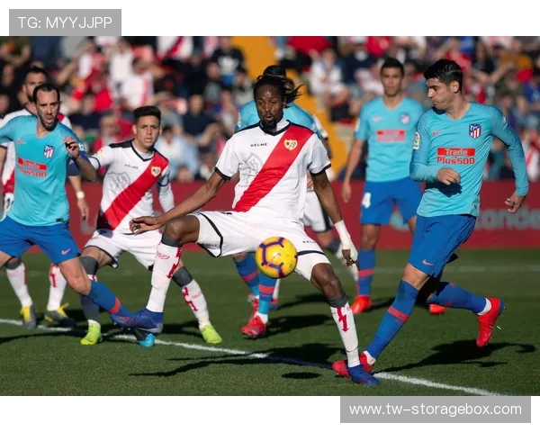 西甲精彩配合卡洛斯·阿尔瓦雷斯精准斜塞 伊万·罗梅罗冷静破门